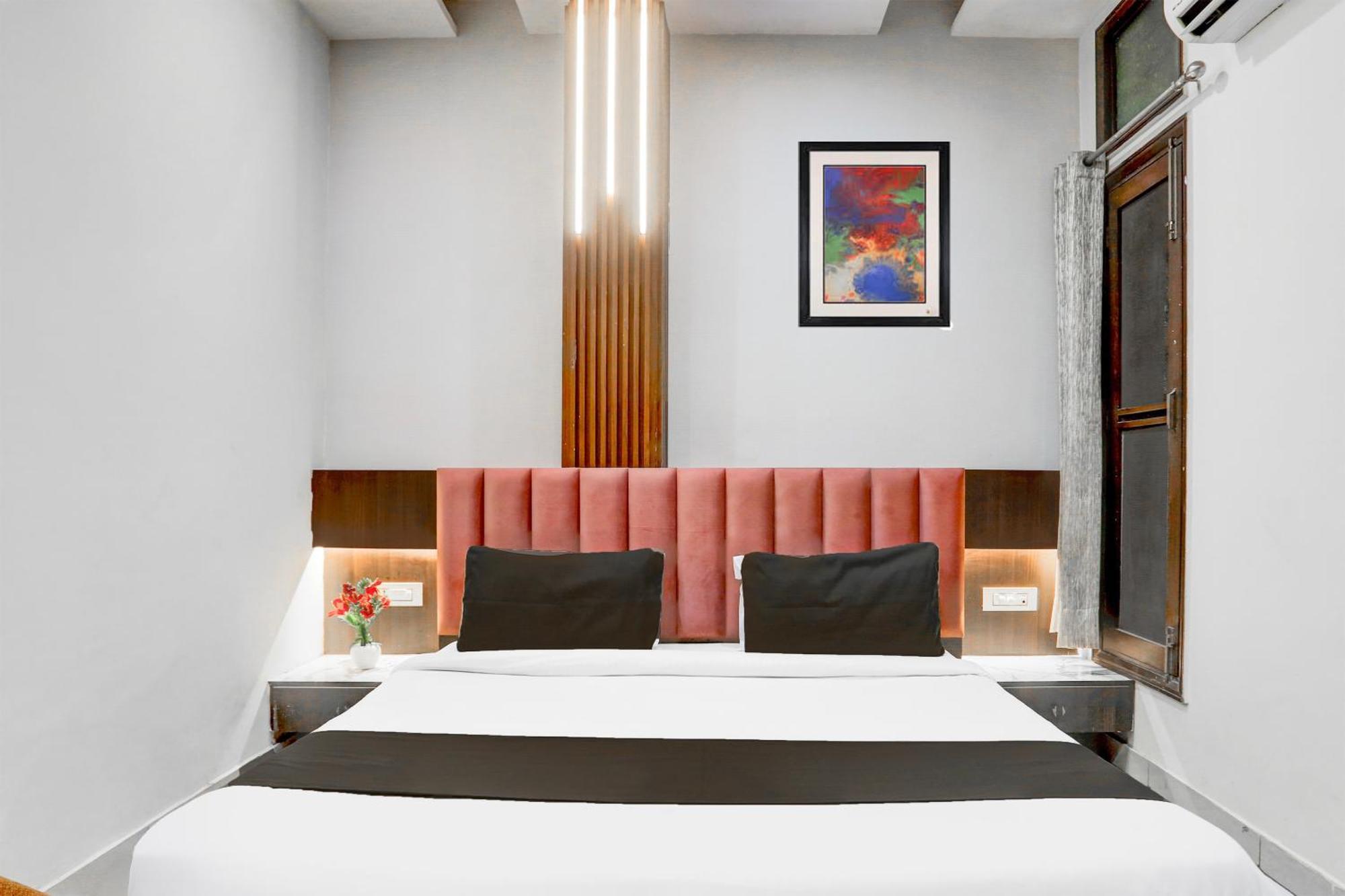 Super Collection O Railway Station Road Near Clock Tower Hotell Ludhiana Eksteriør bilde