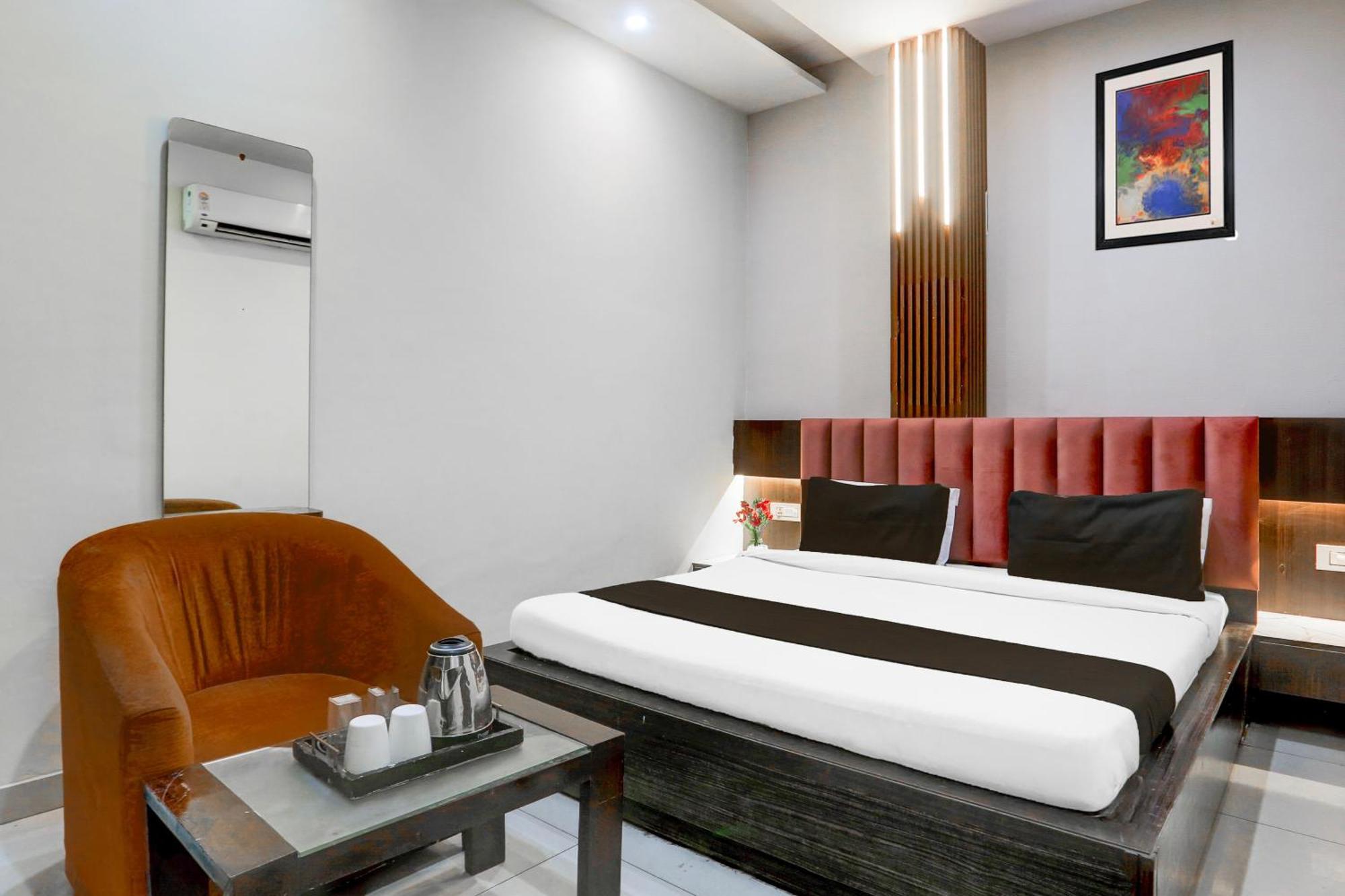 Super Collection O Railway Station Road Near Clock Tower Hotell Ludhiana Eksteriør bilde