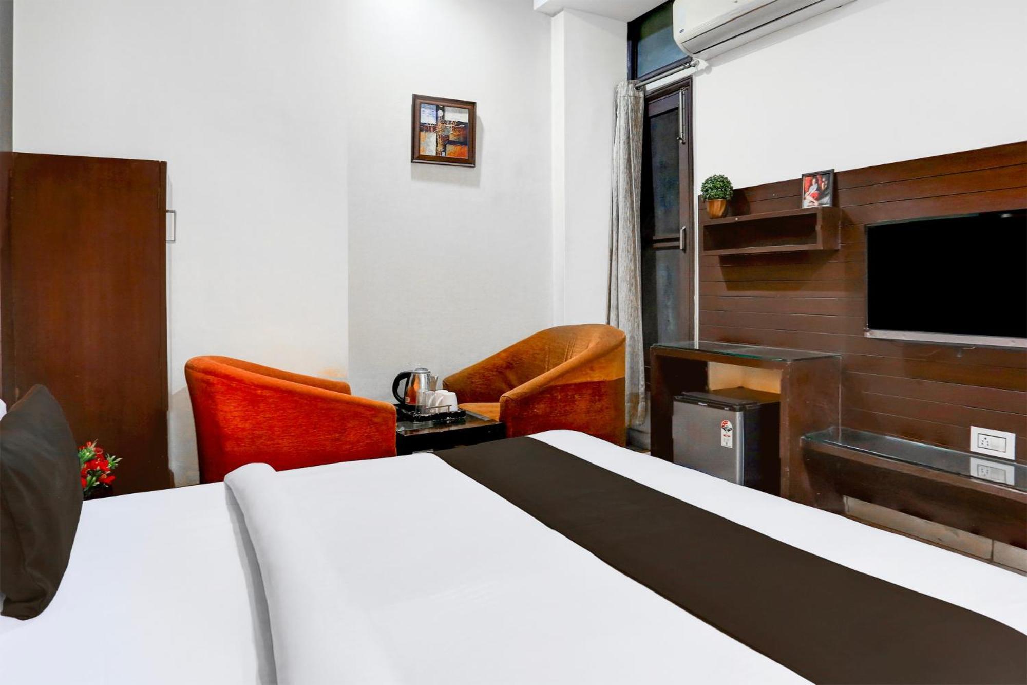 Super Collection O Railway Station Road Near Clock Tower Hotell Ludhiana Eksteriør bilde