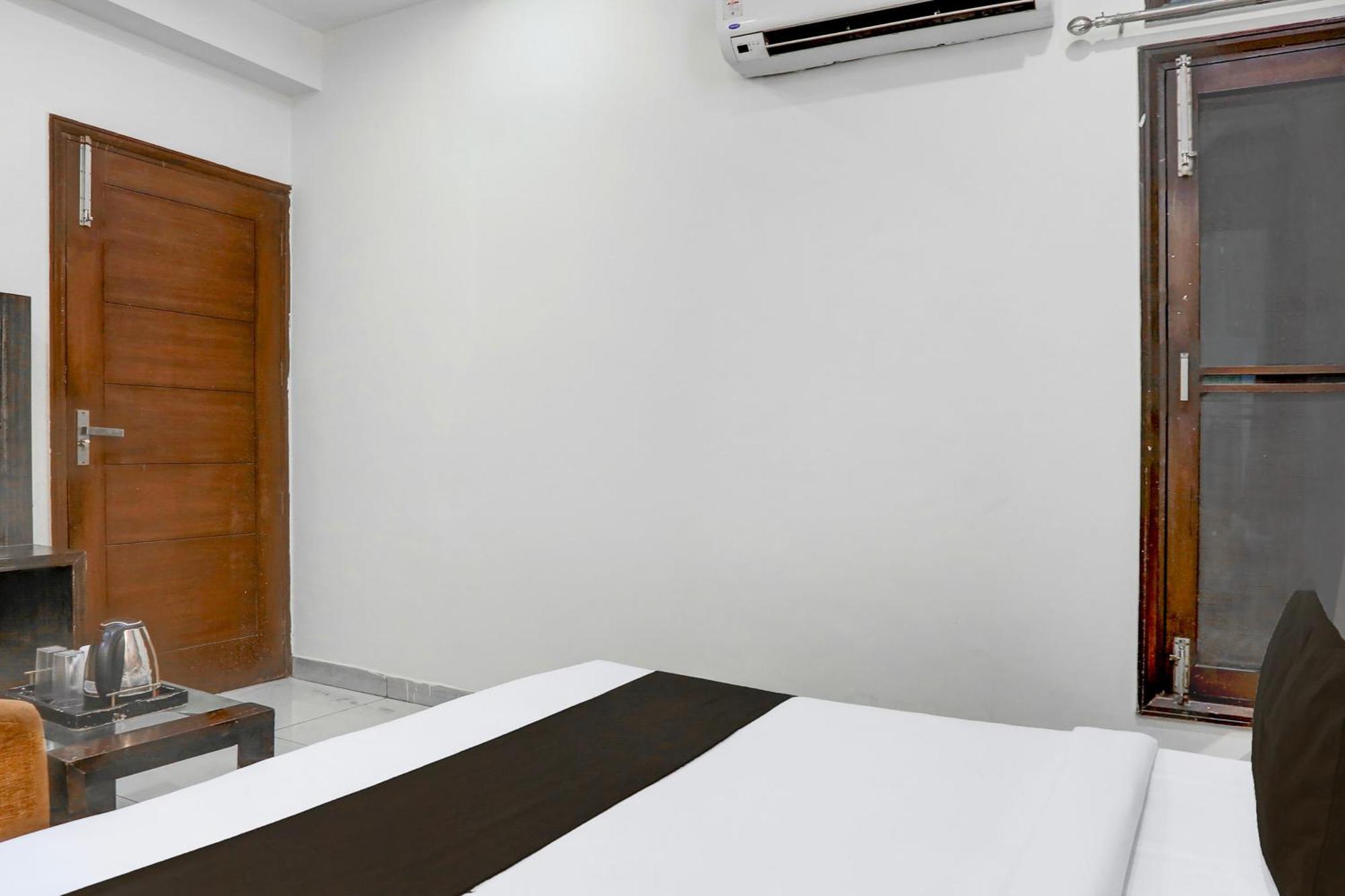 Super Collection O Railway Station Road Near Clock Tower Hotell Ludhiana Eksteriør bilde