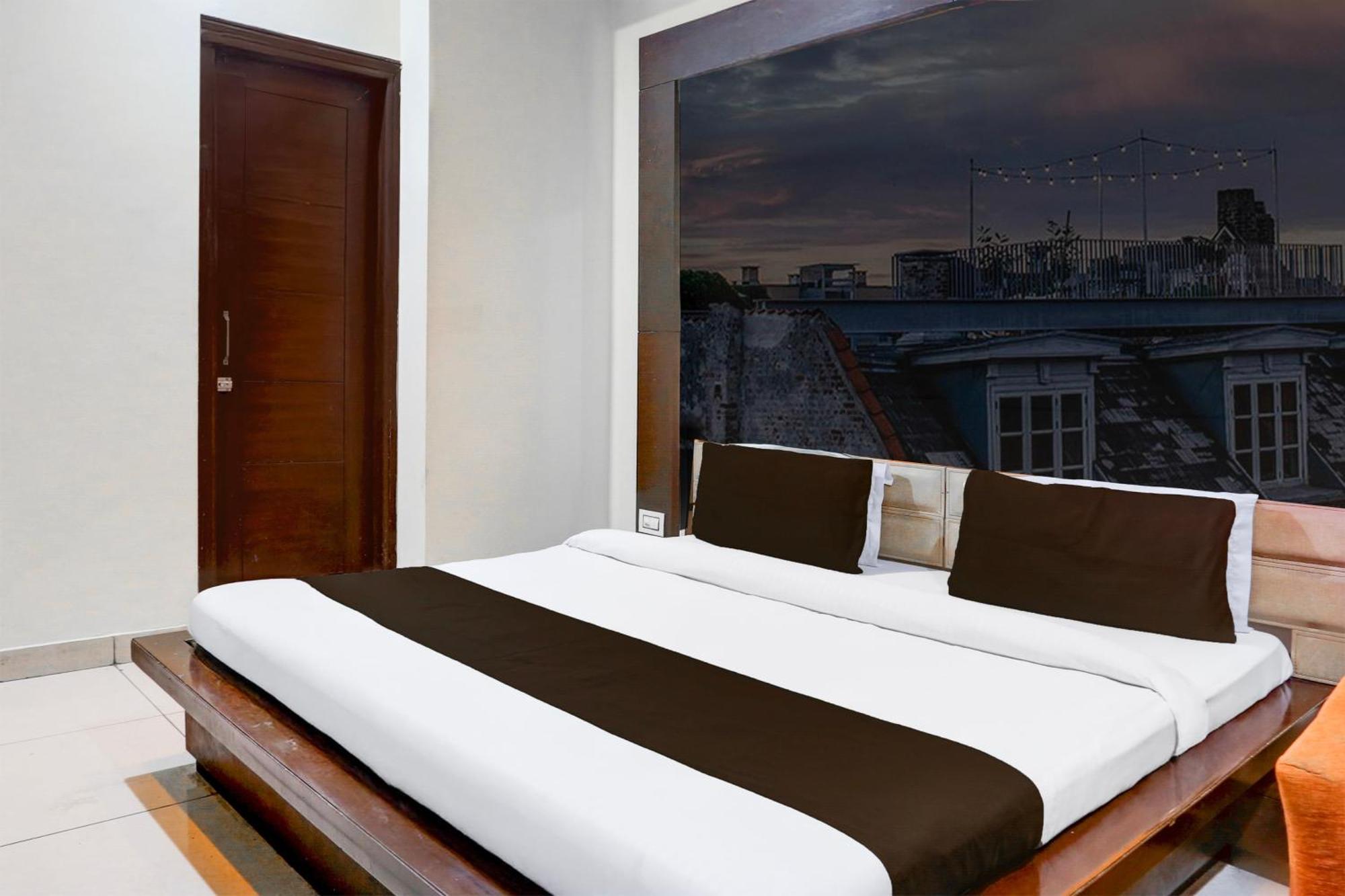 Super Collection O Railway Station Road Near Clock Tower Hotell Ludhiana Eksteriør bilde