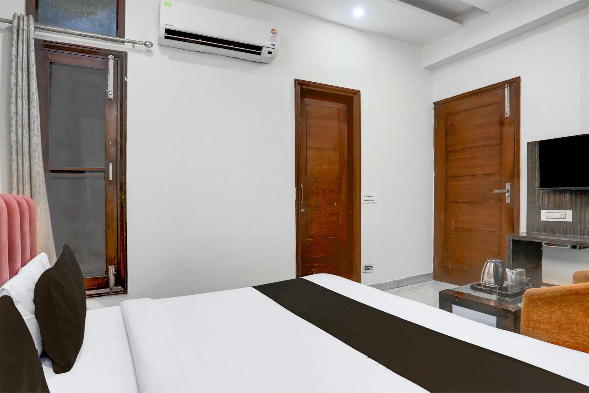 Super Collection O Railway Station Road Near Clock Tower Hotell Ludhiana Eksteriør bilde