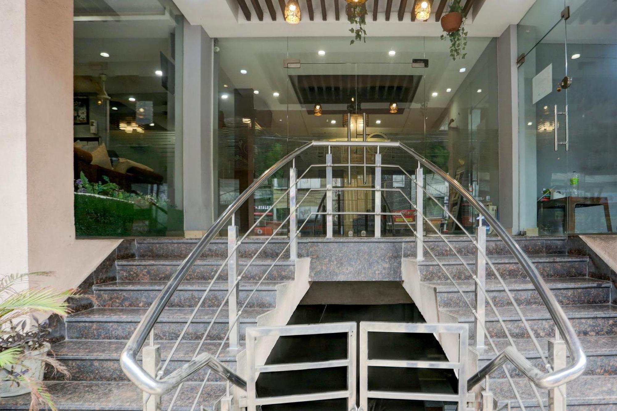 Super Collection O Railway Station Road Near Clock Tower Hotell Ludhiana Eksteriør bilde